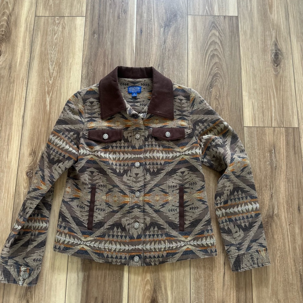 Pendleton women’s western Aztec Pattern Button-Up… - image 1